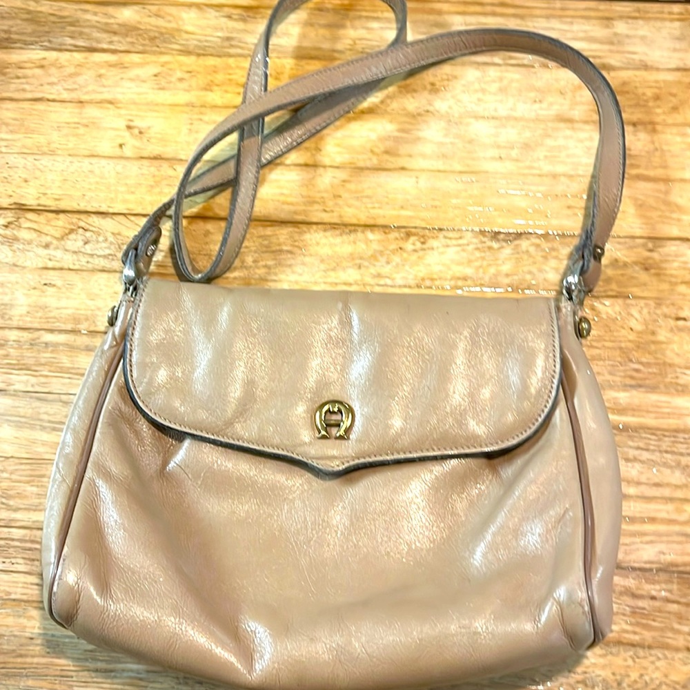 Women’s vintage leather Aigner handbag taupe color